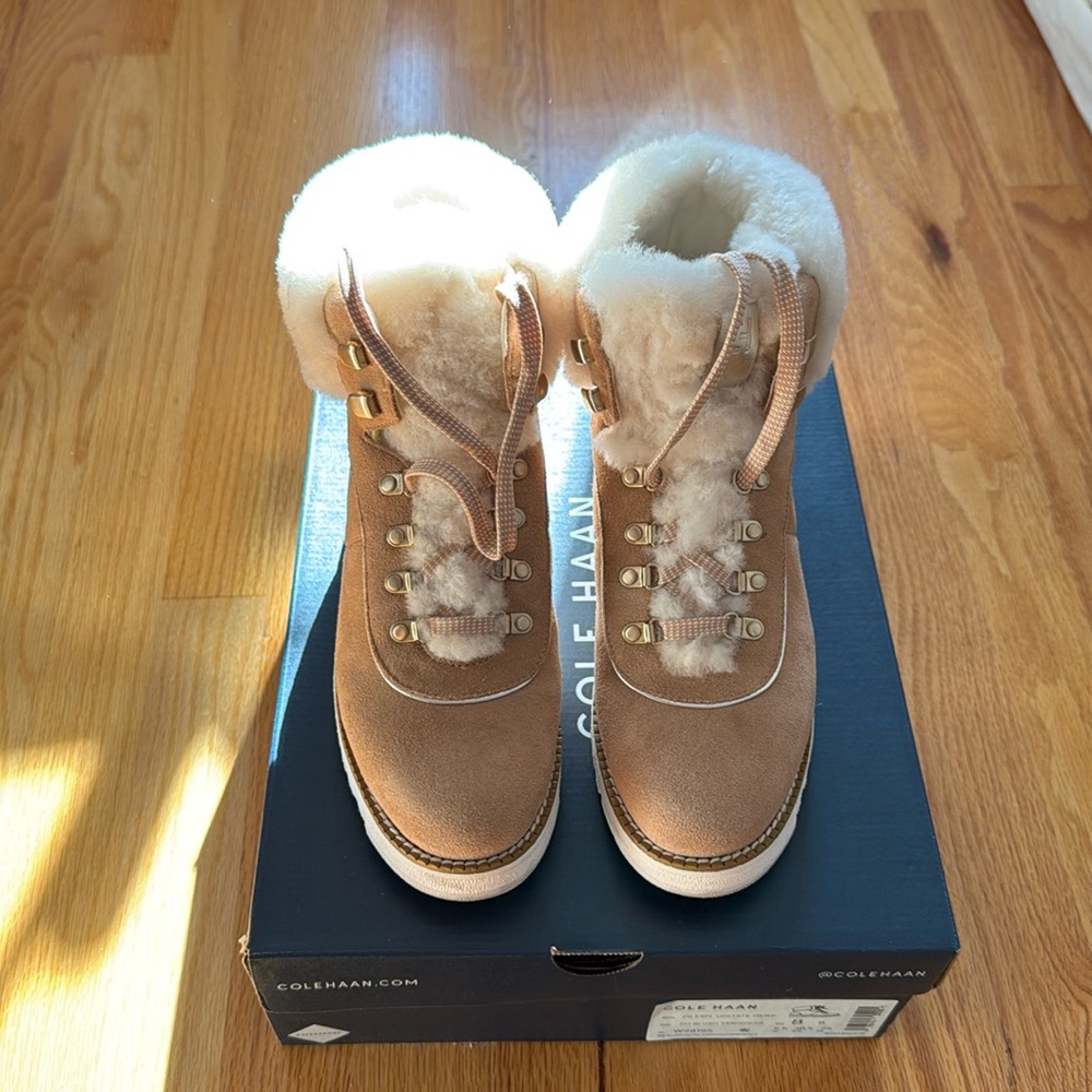 EUC worn one Cole Haan Women's ZEROGRAND City
Wedge Hiker, Boots size 8